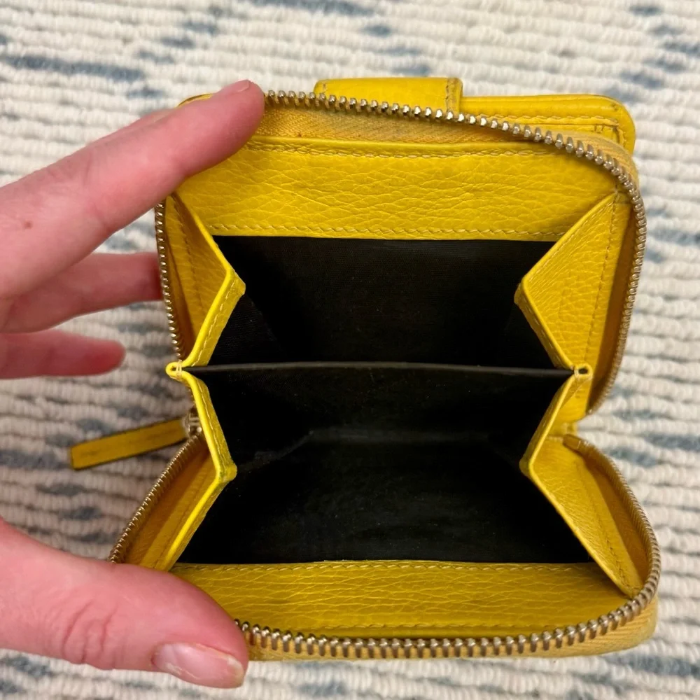 GUCCI GG Monogram Canvas Yellow Leather Bifold Zip Around Wallet Made in Italy